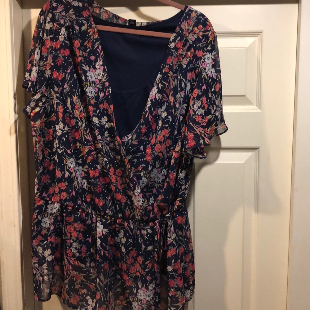 Floral blouse size 3x
